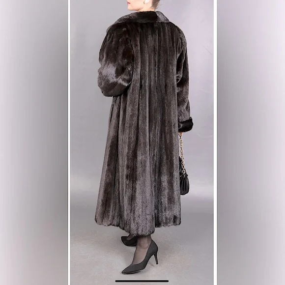 Highest Quality Mink Fur Coat!